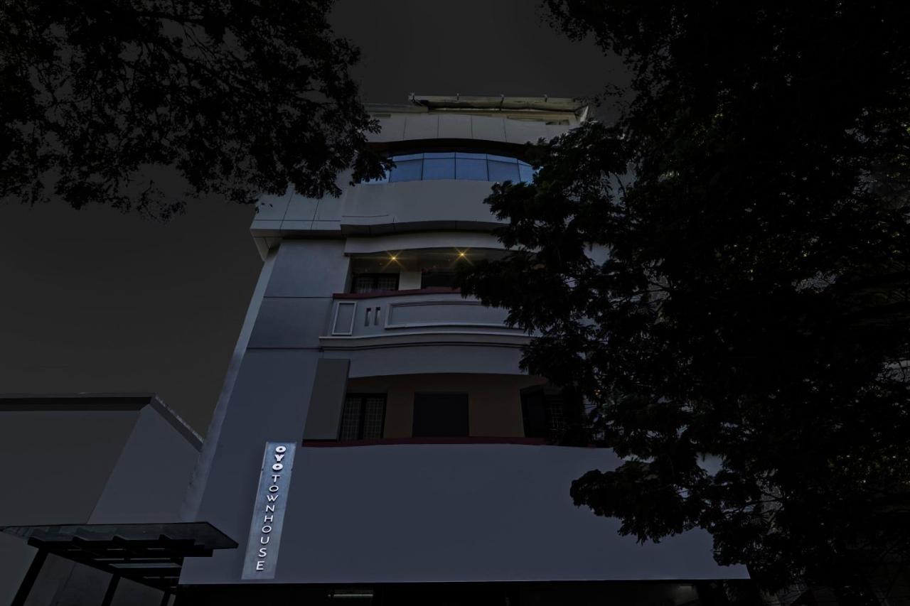Super Townhouse G Silver Hotels Near Us Biometric Madrás Exterior foto